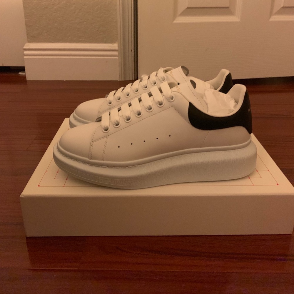 Alexander McQueen Oversized sneaker
